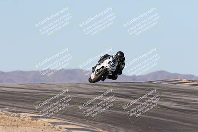 media/Dec-07-2025-CVMA (Sun) [[3e7d2de5dc]]/Race 7-Formula Lightweight Twins Shootout/